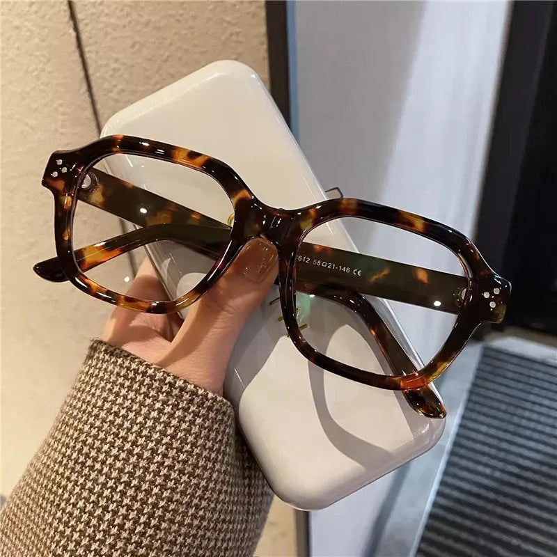 Lunettes anti-lumière bleu pour femme.